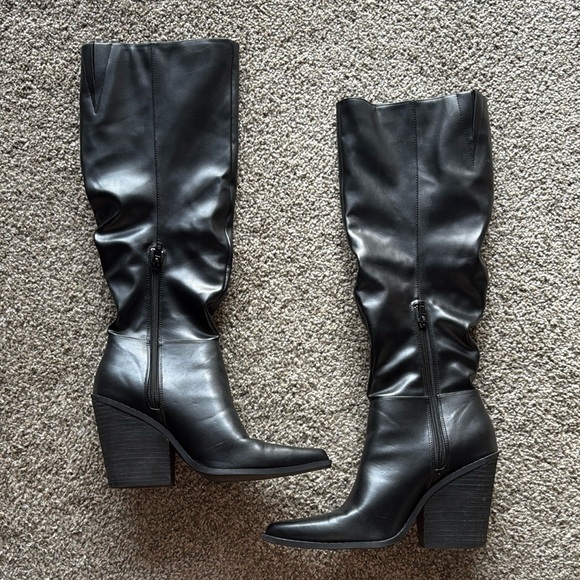 Charles By Charles David Black Heeled Boots - Picture 3 of 8